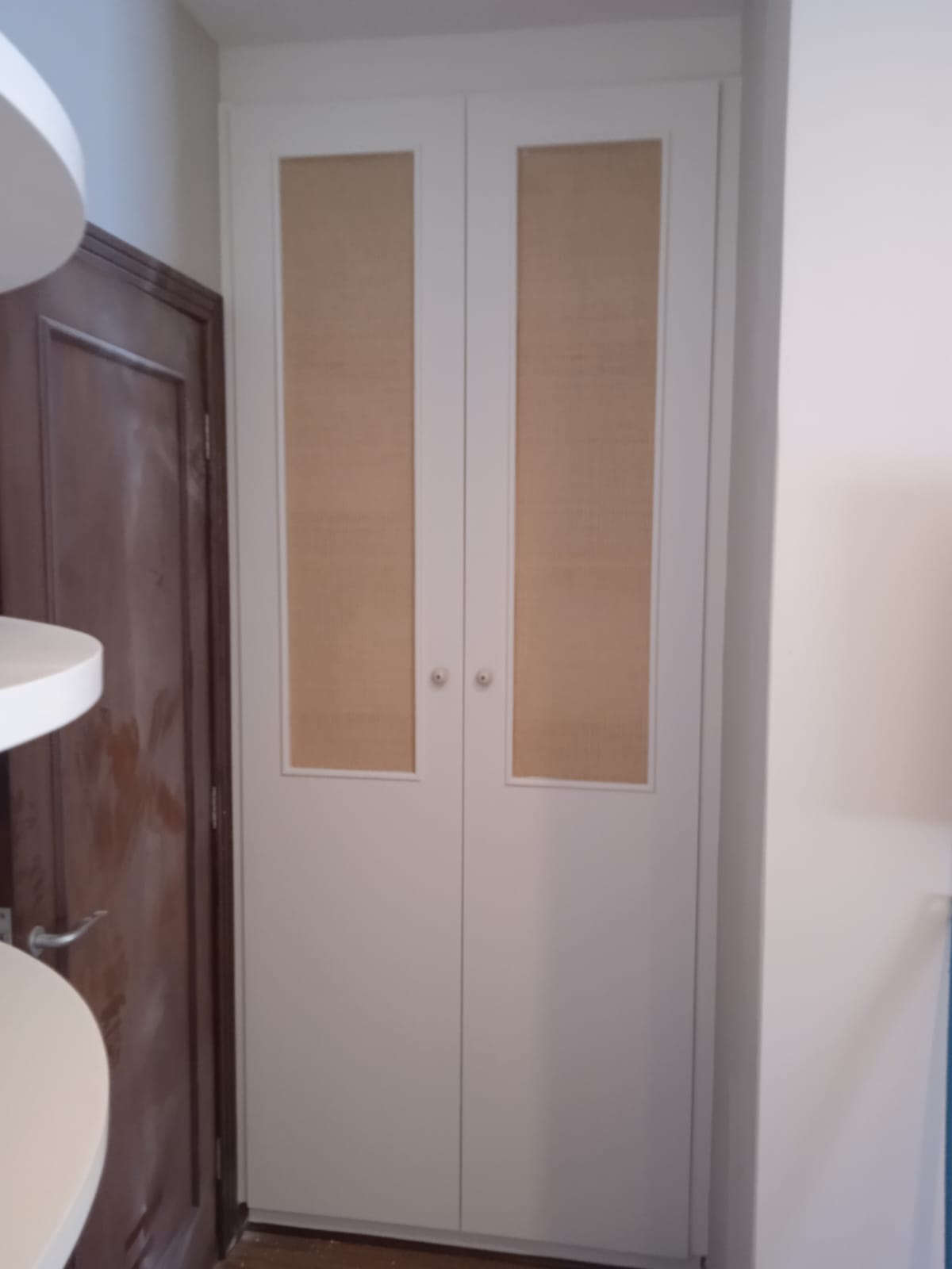 Acabamento refinado em porta de interior